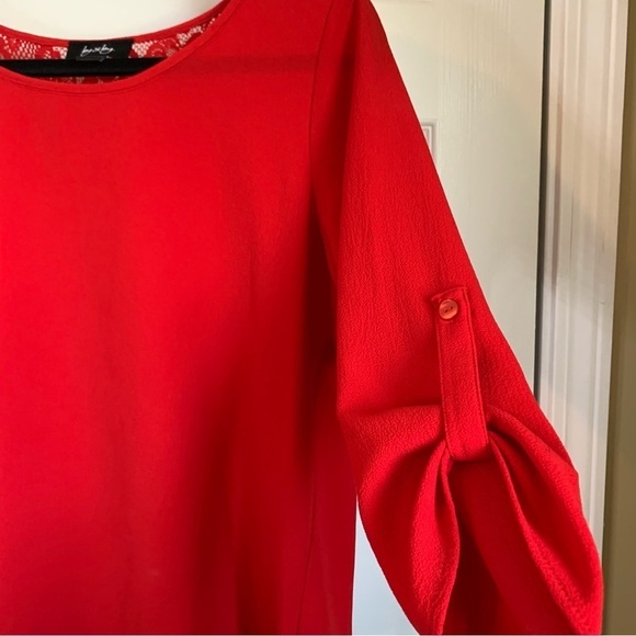 By & By Red 3/4 Sleeve Blouse, size M - Picture 3 of 8